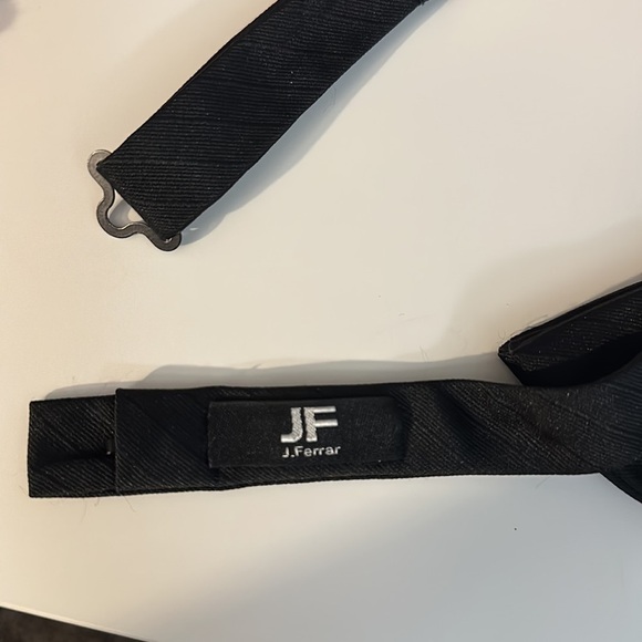 J. Ferrar Black Adjustable Clip-On Bow Tie - Picture 3 of 4